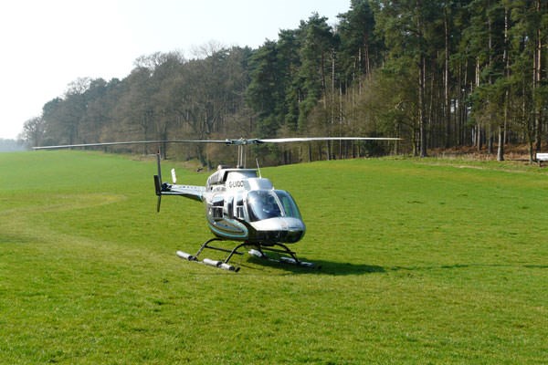 18 Mile Helicopter Pleasure Flight with Bubbly for Two