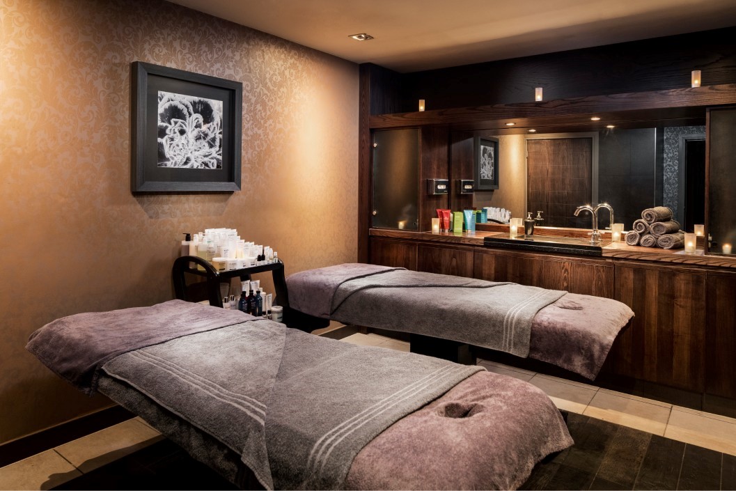 Light Spa Day With 75 Minutes Of Treatments, Lunch And Prosecco At Oulton Hall Hotel For Two - Weekdays