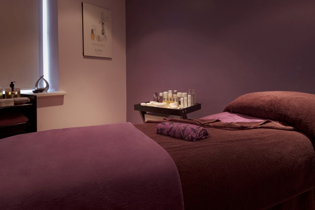 Light Spa Day For Two With 75 Minutes Of Treatments, Lunch & Prosecco At Qhotels Chesford Grange Hotel