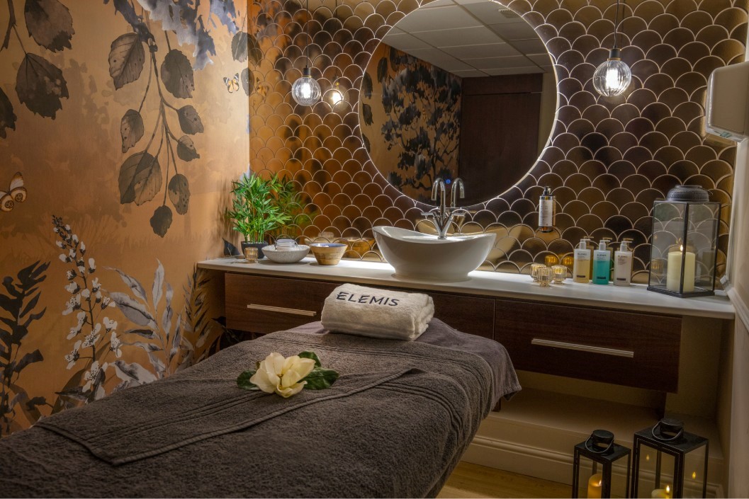 Light Spa Day With 75 Minutes Of Treatments, Lunch And Prosecco At Dunston Hall Hotel For Two - Weekdays