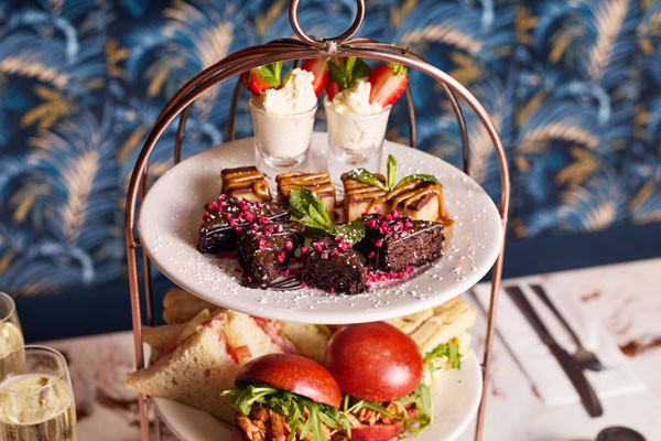 Cream Cocktail Or Prosecco Afternoon Tea For Two At Slug & Lettuce
