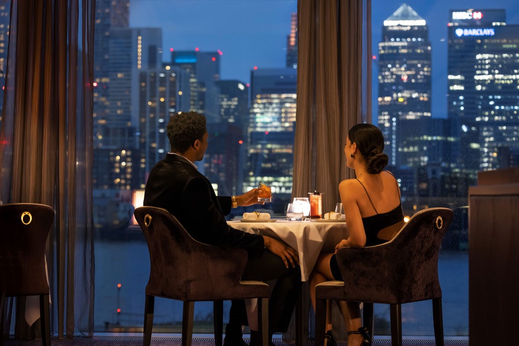 Three Course Dinner and Fizz for Two at O2 Kinaara Restaurant