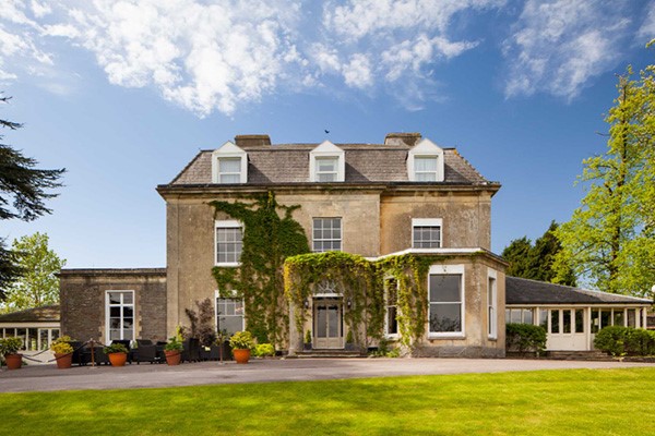 Overnight Murder Mystery Break for Two with Dinner