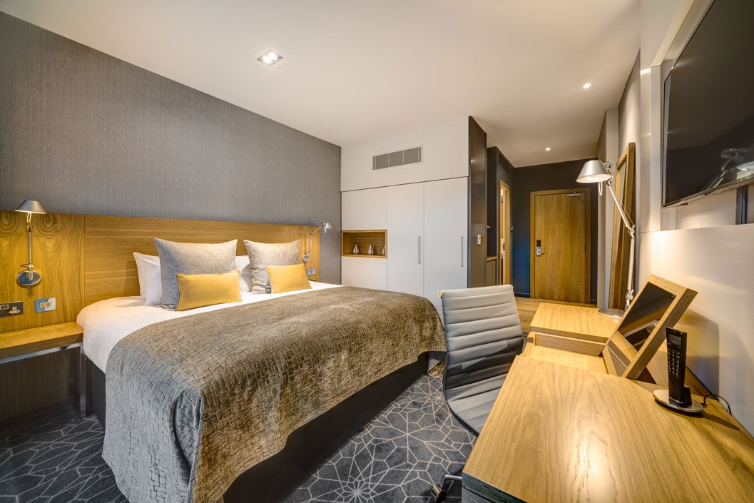 One Night Stay for Two with Fizz at Apex City of Glasgow Hotel