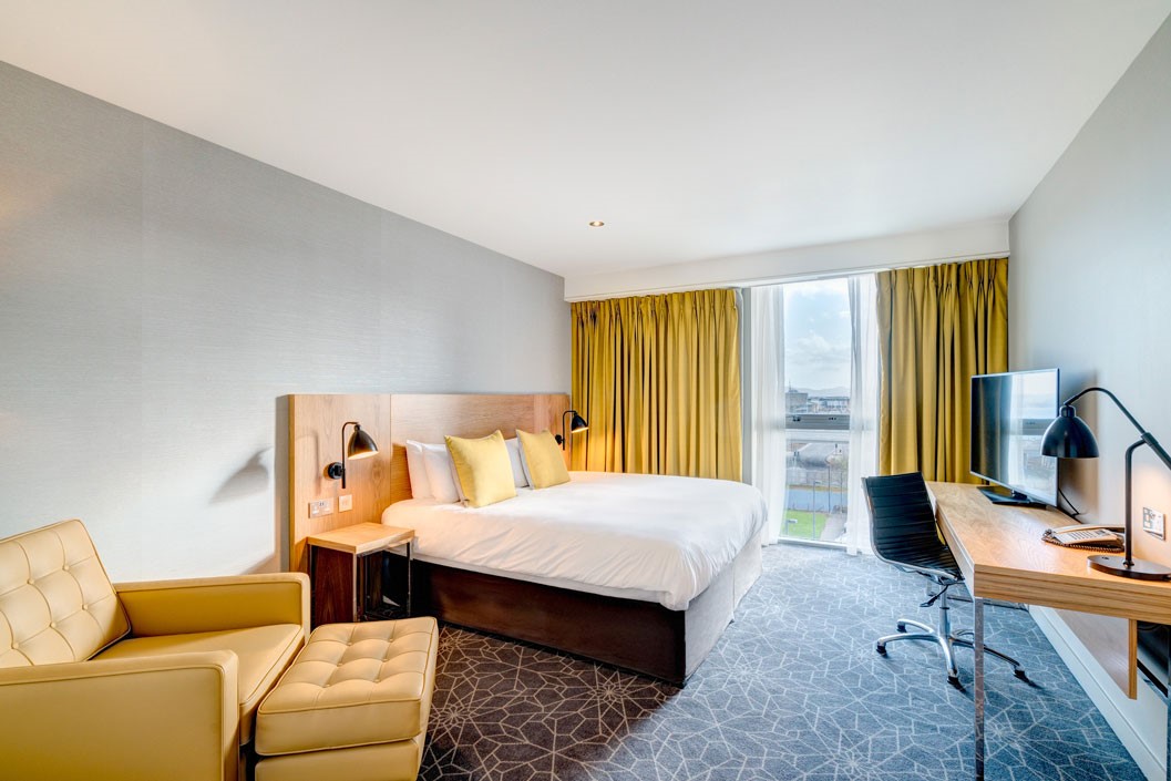 One Night Stay with Fizz for Two at Apex City Quay Hotel and Spa Dundee