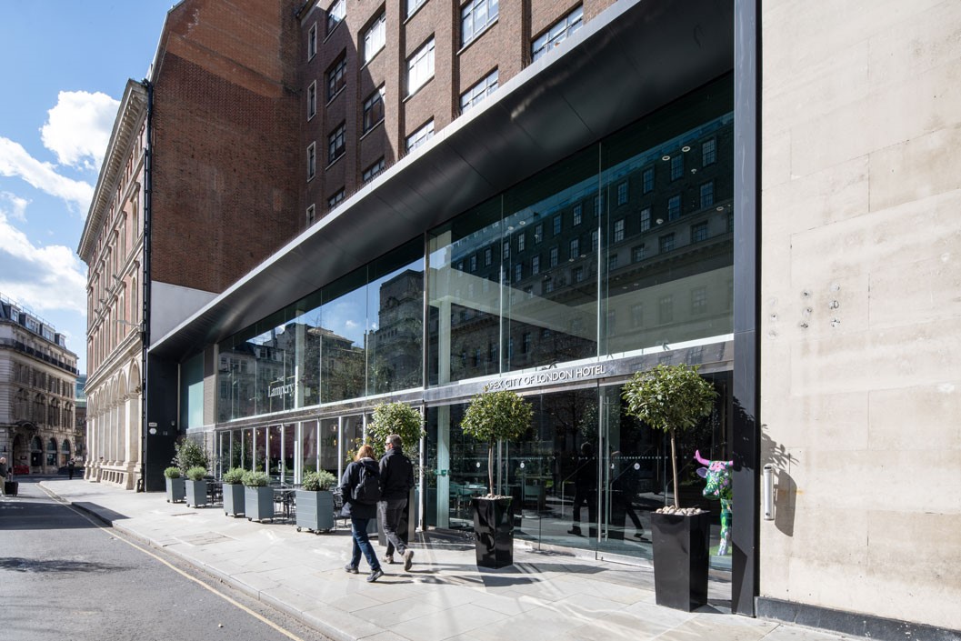 One Night Stay with Fizz for Two at Apex City of London Hotel