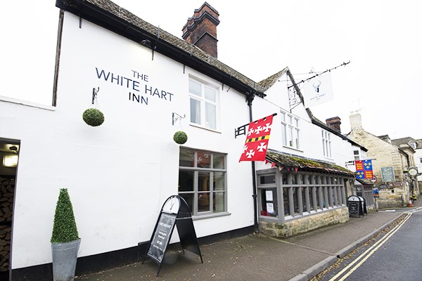 White Two Night Luxury Escape For Two With Dinner And Prosecco At The Hart Inn