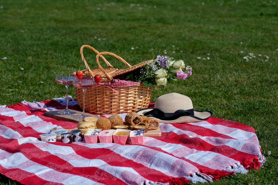 Cream/Grey Afternoon Tea For Four At Home With Piglet's Pantry