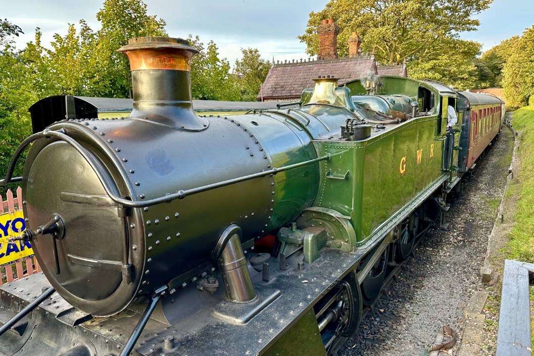 Chiltern Hills Steam Train Experience for Four with Aventure001