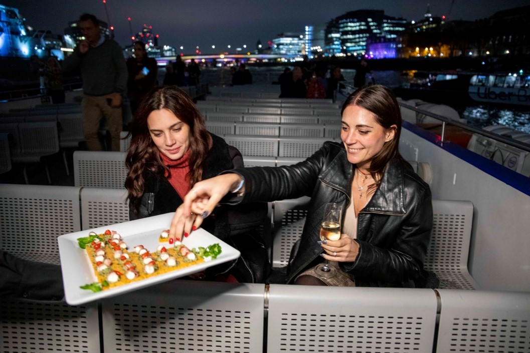 Thames Evening Cruise with a Glass of Sparkling Wine and Canapes for Two - Week Round