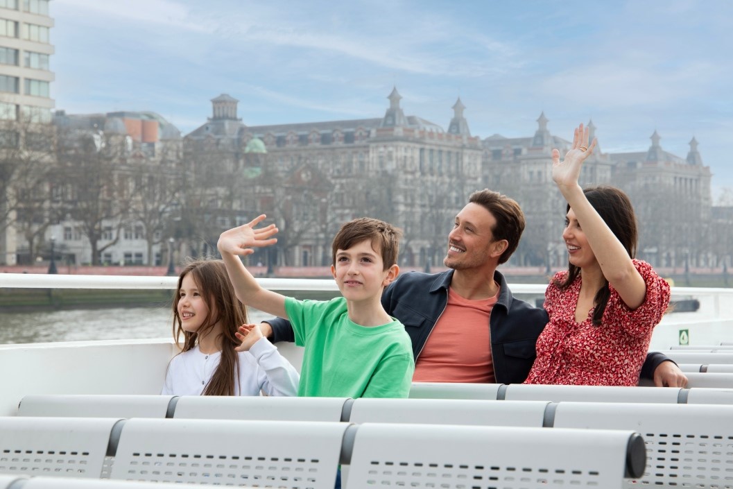 River Thames Hop On Hop Off Sightseeing Cruise Tickets for Two - Week Round