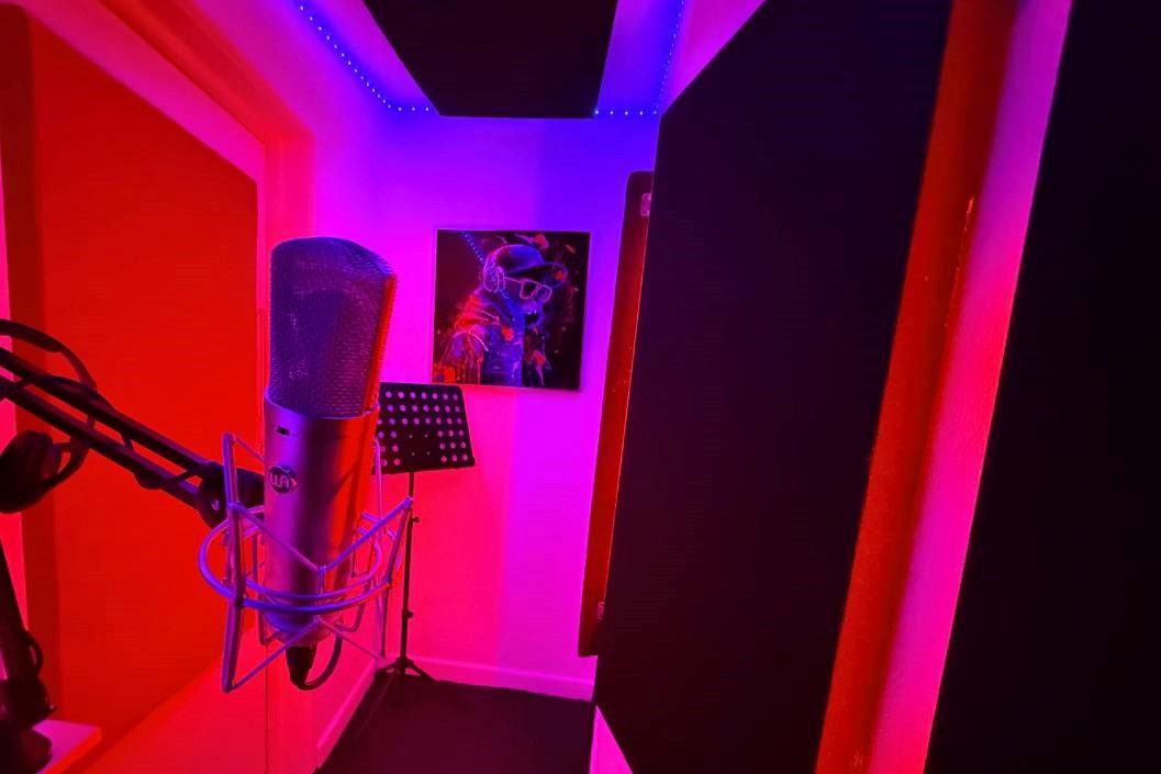Feel like a Pop or Rock Star Full Day Studio Experience for One