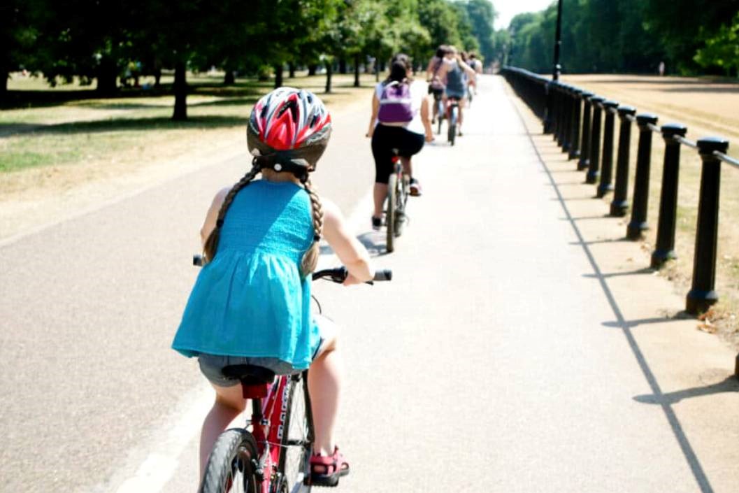 Day Pass Bike Rental for Two Adults and Two Children with Unlimited Biking
