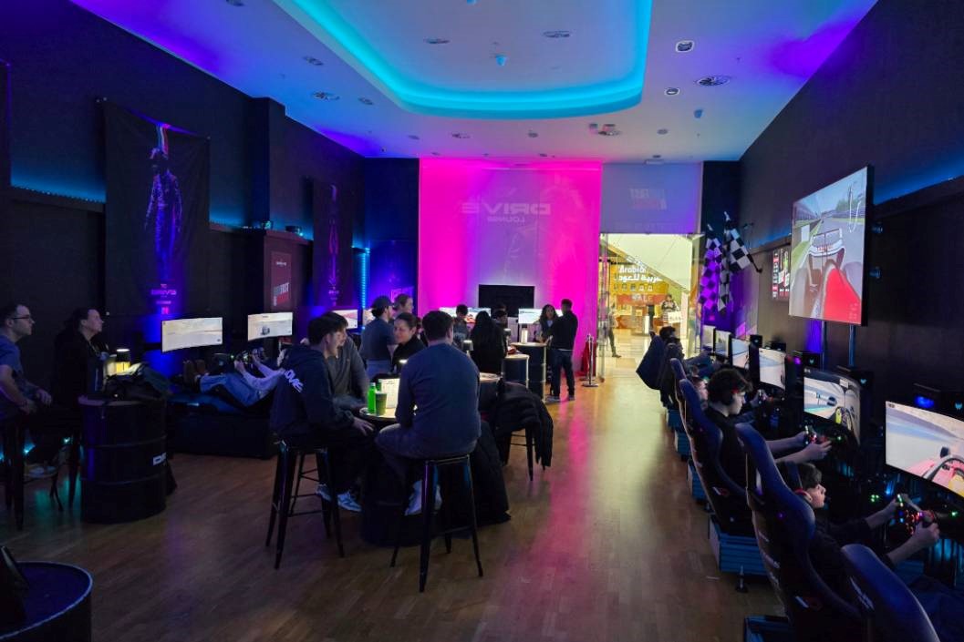 Pro SIM Racing Session for One at Drive Lounge