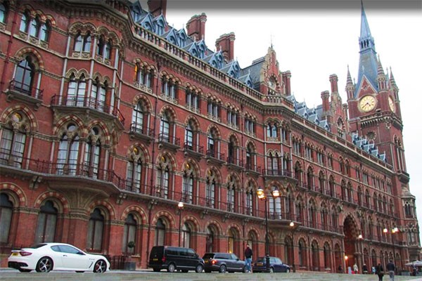 Harry Potter Walking Tour of London for Two People with Meet the Street Tours