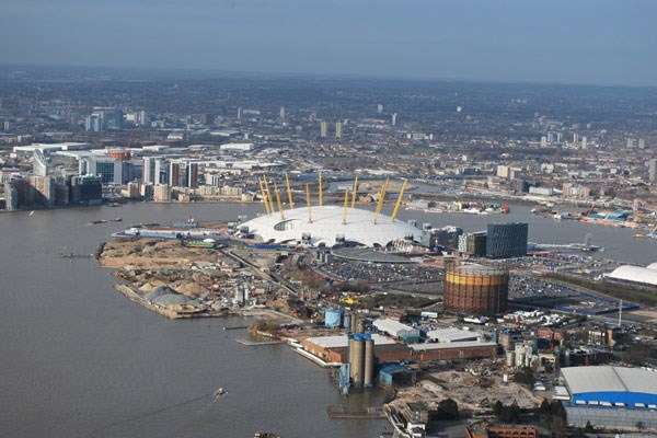 30 Minute Helicopter Tour Over London for Two