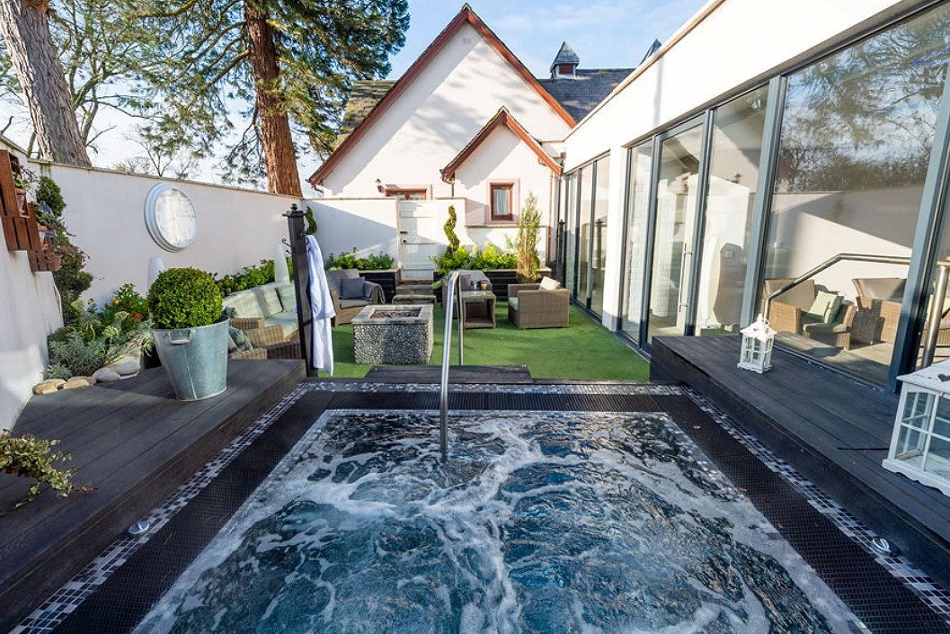 Overnight Spa Escape with Three Course Dinner at Appleby Manor for Two - Midweek