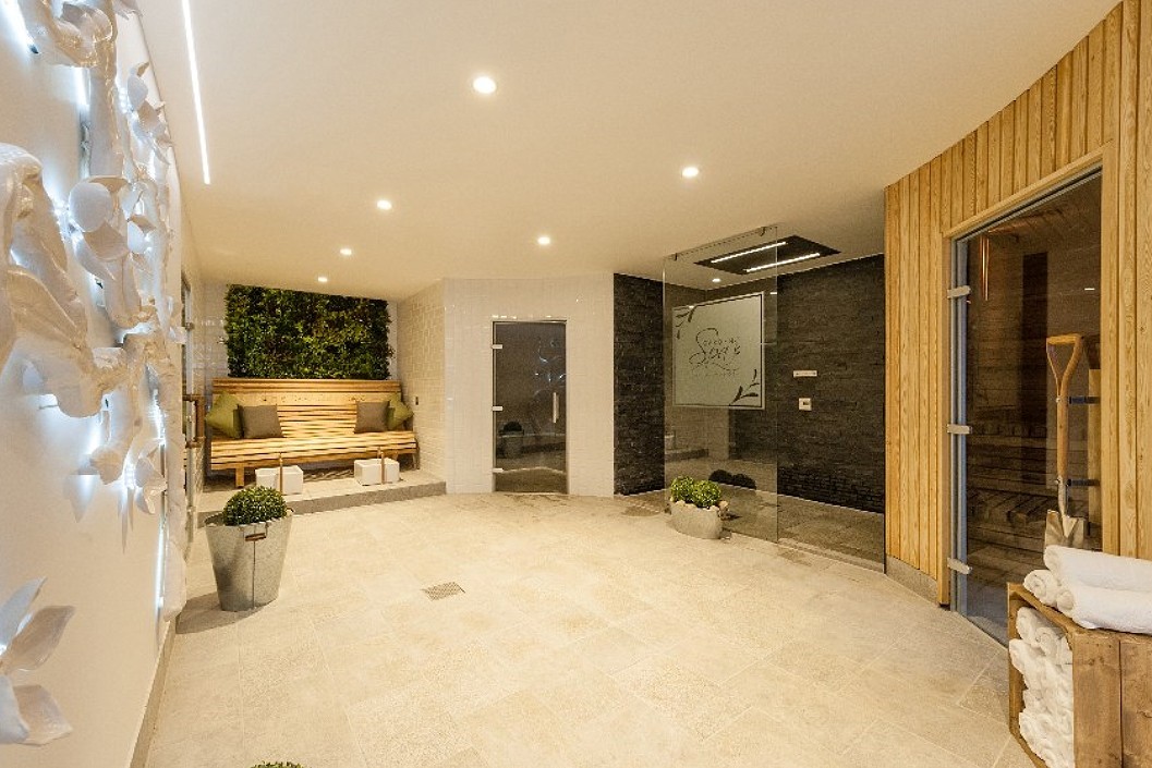 Aqua Thermal Spa Experience with Two Course Lunch at Appleby Manor for Two