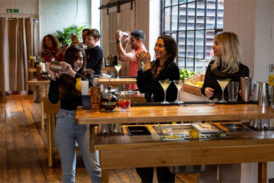 Light Cocktail Class For Four With Mixology Events