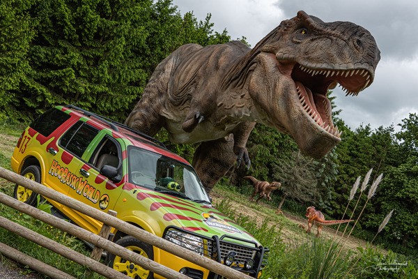 Entry for One Adult and One Child to Hoo Zoo and Dinosaur World