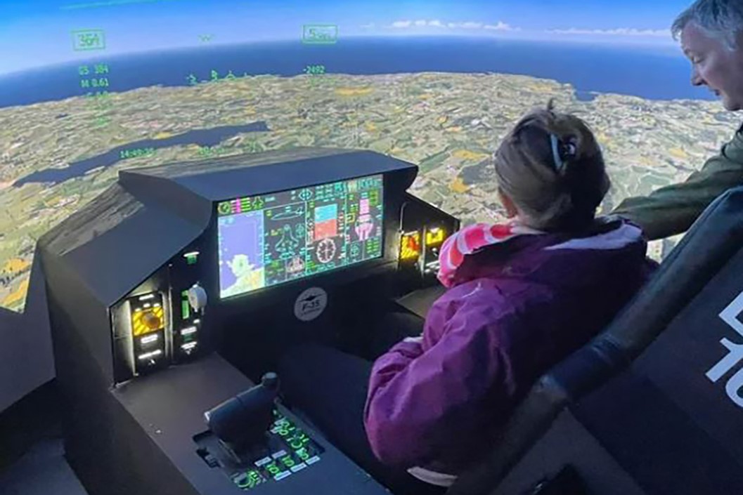 Top Gun Maverick: Flight Simulator Experience for One