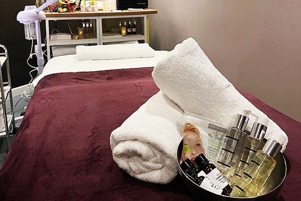 Image of 90-Minute Mum-to-Be Spa Treatment for One at PURE Spa and Beauty - Weekends