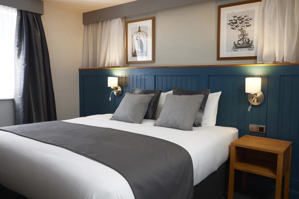 Two Night Stay for Two with Breakfast at Holmfield Arms Hotel