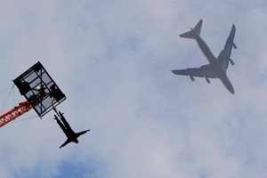 London 160ft FAB Bungee Jump at UK Bungee Club picture