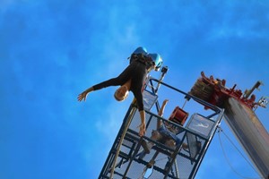 160ft FAB Bungee Jump at UK Bungee Club picture