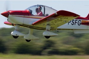 60 Minute Extended Flying Lesson for One in Chichester  Image 3