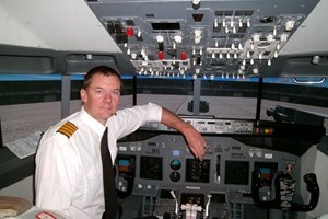 30 Minute Boeing 737 Flight Simulator Experience for One Image 3