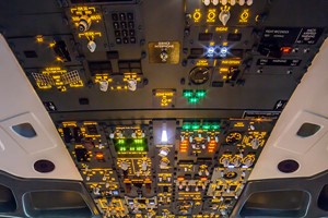 90 Minute Boeing 737-800 Flight Simulator Experience Image 4