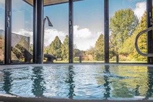 Mum To Be Spa Day With 60 Minute Treatment And Dining For One At Stratton House Hotel Midweek