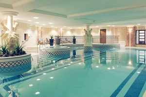 Mum To Be Spa Day With 60 Minute Treatment And More At Mercure Dartford Brands Hatch Midweek