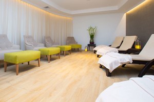 ELEMIS Spa Day with 30 Minute Treatment for Two at QHotels - Image 3