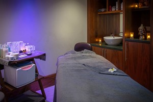 Indulgence Spa Day for Two with 90-Minute Treatment, Lunch and Fizz at Crewe Hall Hotel - Weekend picture