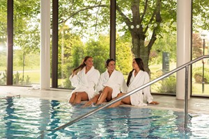 Twilight Spa Evening with Fizz for One at a Macdonald Hotel picture