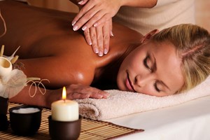 30 Minute Aromatherapy Back Massage for One at Pin Up Beauty picture