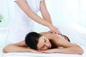 30 Minute Elemis Facial and Back Massage for Two at Vanity picture