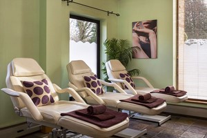 Spa Day with 25 Minute Treatment and Lunch for Two at Bridgewood Manor Hotel and Spa Image 4