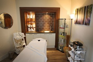 Express Radiance Retreat Spa Day with a 50 Minute Treatment for One at Crowne Plaza Reading East Image 2