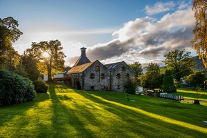 Whisky Tasting and Connoisseur Tour for Two at Dewar's Aberfeldy Distillery Image 5