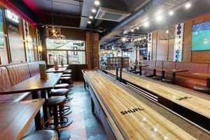 Shuffleboard, Pizza and Drinks for Two at BOX Image 4