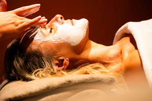 Overnight Spa Break with 25-Minute Treatment, Spa Experience and Dinner for Two at The Lowry Image 3