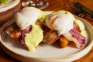 Bottomless Brunch for Two at Social Pub & Kitchen Image 3