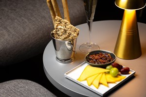 Cocktails and Snacks for Two at Eighteen Sky Bar O2 Image 4