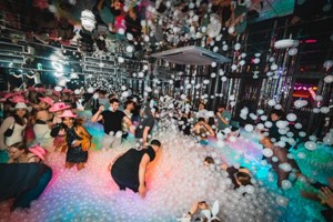 Bottomless Drag Brunch for Two at Ballie Ballerson Image 4