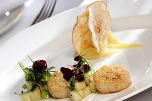 Three Course Meal with Fizz for Two at Crowne Plaza Marlow Image 4