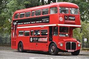 Glasgow Evening Bus Tour with Dinner and Drinks for Two Image 5