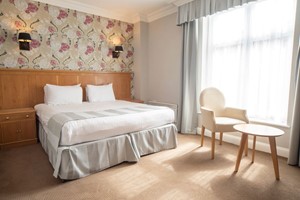 Overnight Spa Break with 50 Minute Treatment, Lunch and Dinner for Two at Whittlebury Park picture
